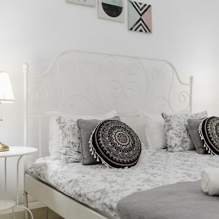 Hotel La Maison Blanche à Alba Iulia Extérieur photo