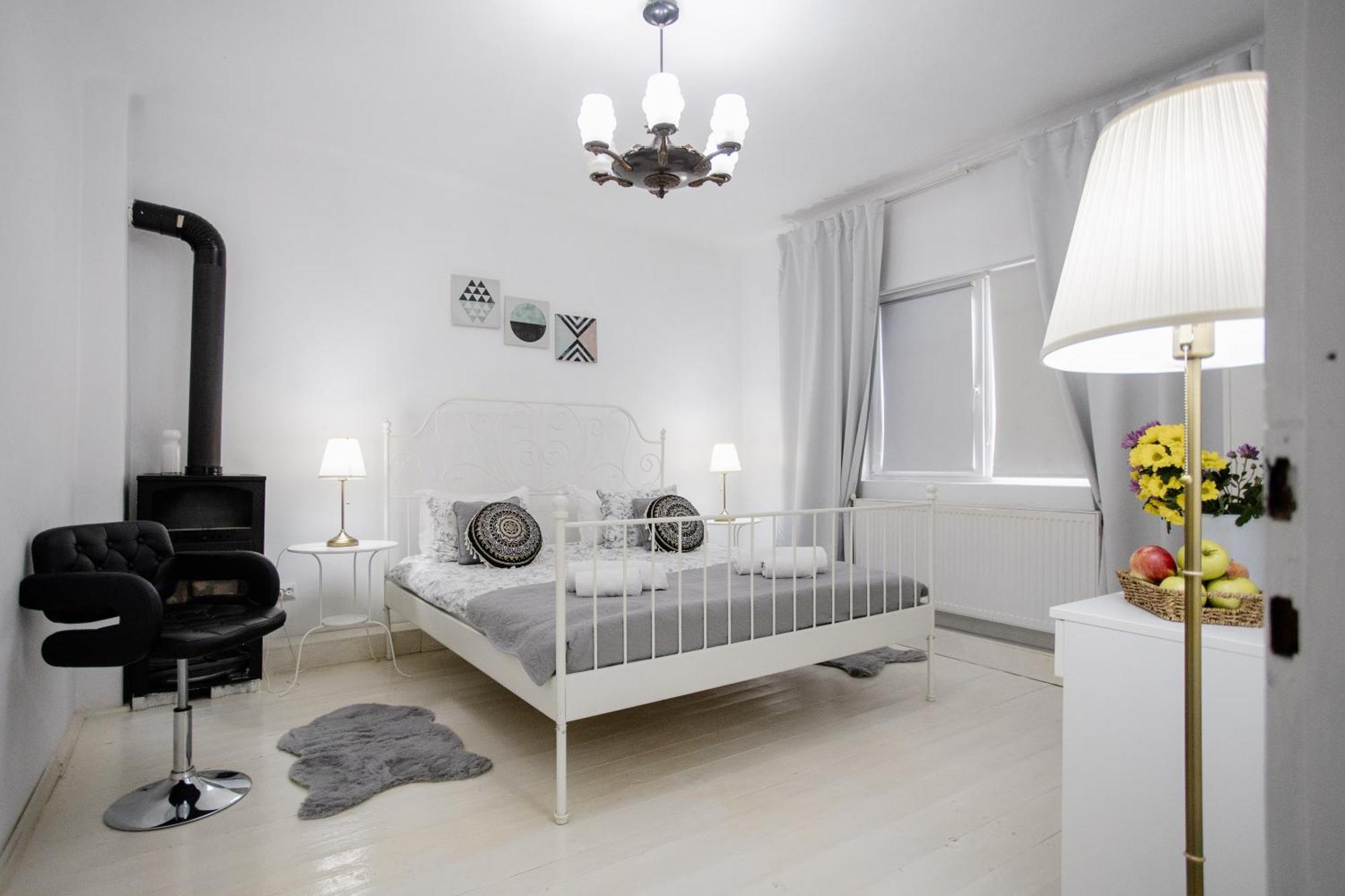 Hotel La Maison Blanche à Alba Iulia Extérieur photo