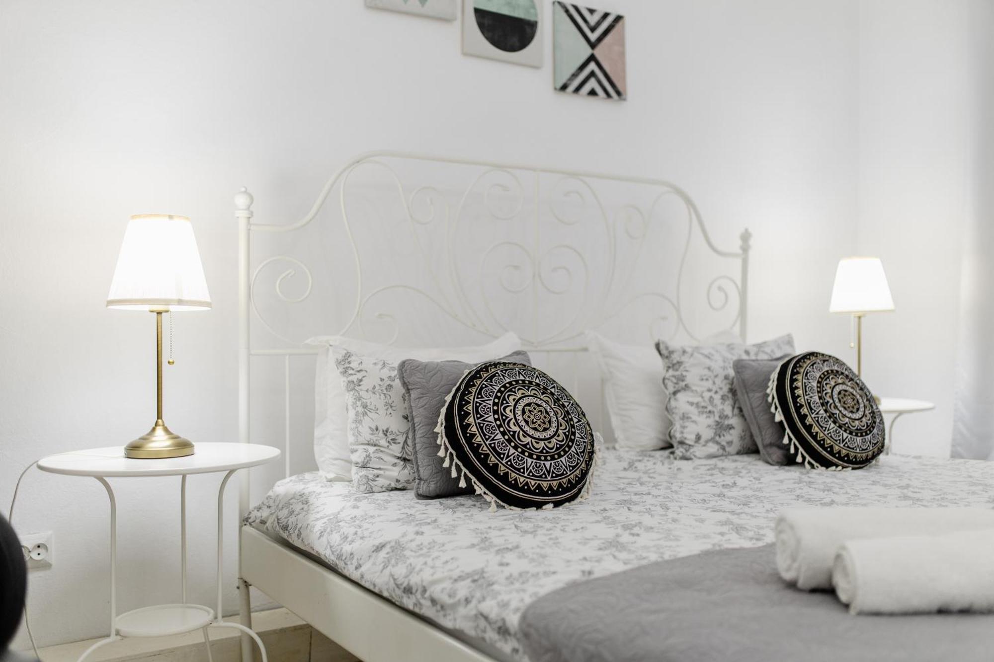 Hotel La Maison Blanche à Alba Iulia Extérieur photo