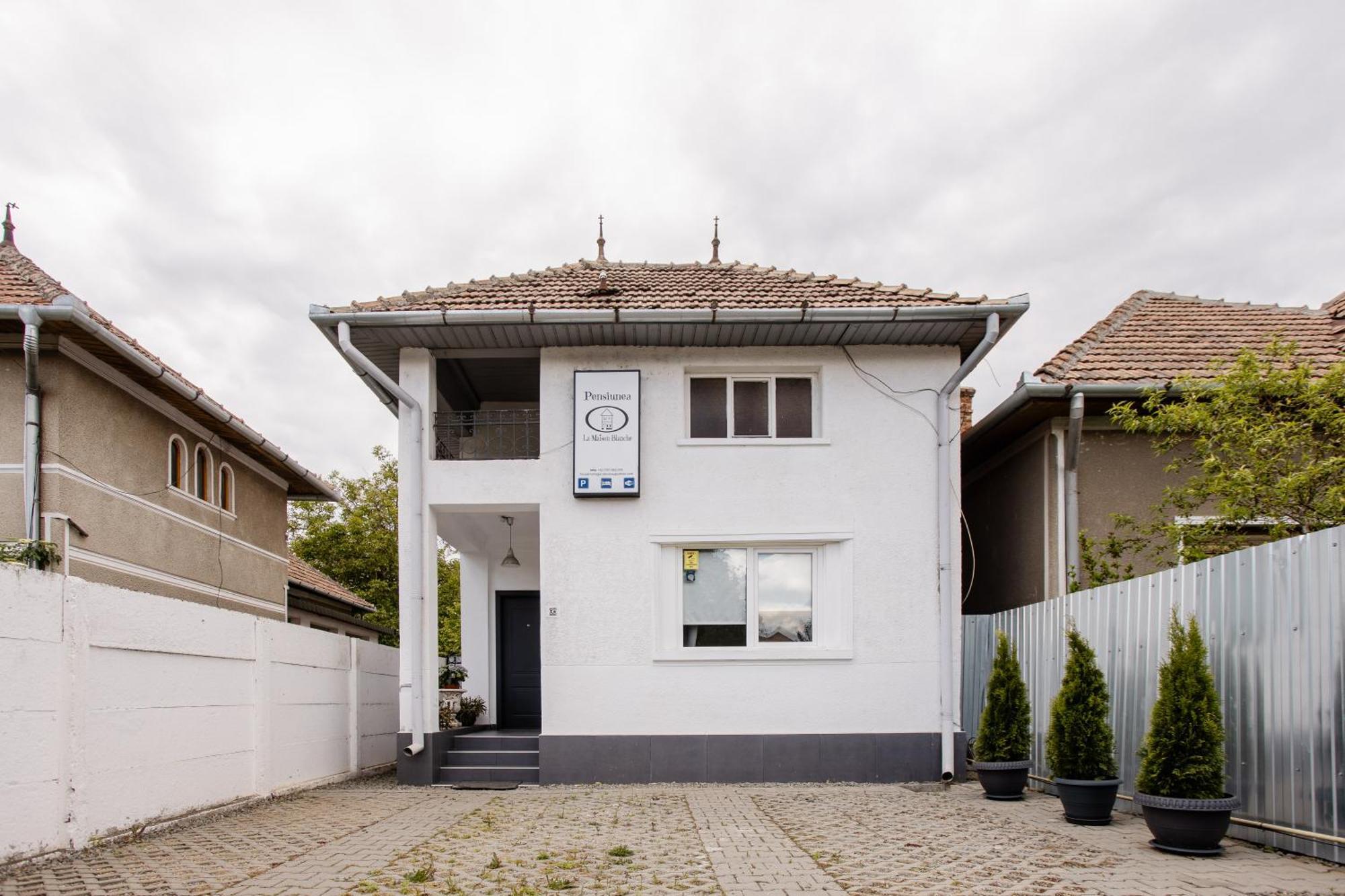Hotel La Maison Blanche à Alba Iulia Extérieur photo